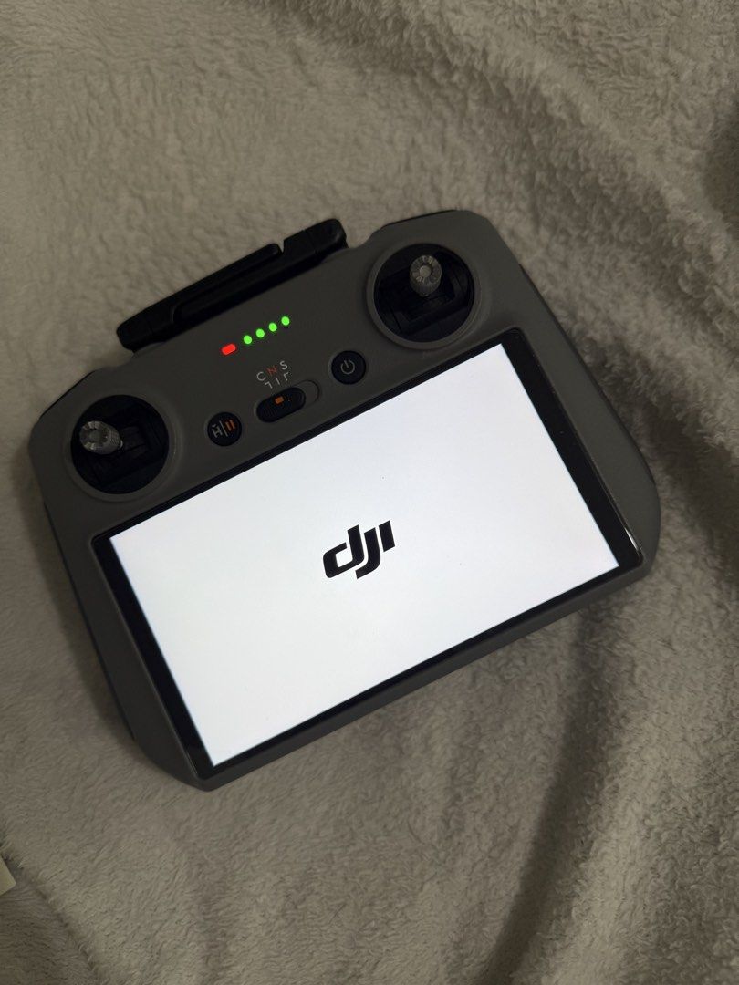 DJI Mini 4 Pro Drone (Category: Drones) located in Cainta. Submitted by arseniokyla (Listing ID 1444085206, Image 3). Description: - DJI Mini 4 Pro Drone - Includes RC2 controller with built-in screen - Comes with a protective carrying case - Extra propellers included - Manuals provided - Ideal for aerial photography and videography - Ready for your next adventure! .