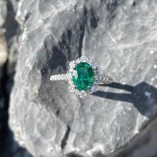 (Category: ) located in . Submitted by lovelotsdiamondd (Listing ID 1443950149, Image 1). Description: .