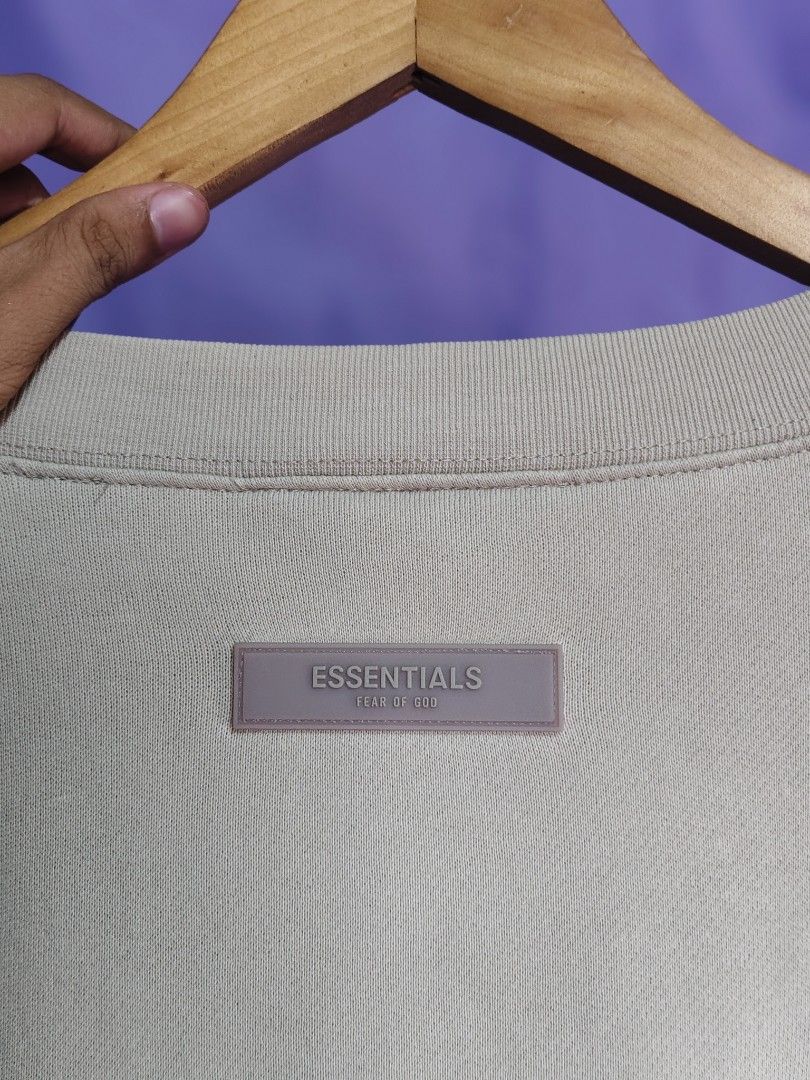 Essentials (Category: Activewear) located in Marikina City. Submitted by duaaaaa (Listing ID 1443975510, Image 3). Description: Essentials 1977 XL Nandyan napo issue di naman po halata pag sinuot.