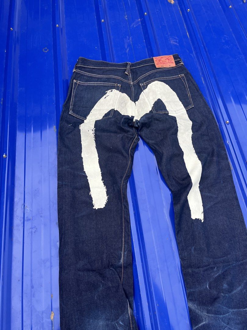 EVISU Daicock Selvedge Denim Jeans (Category: Jeans) located in Alaminos. Submitted by nangthrithriftlang (Listing ID 1444102225, Image 2). Description: W-34 L-39.