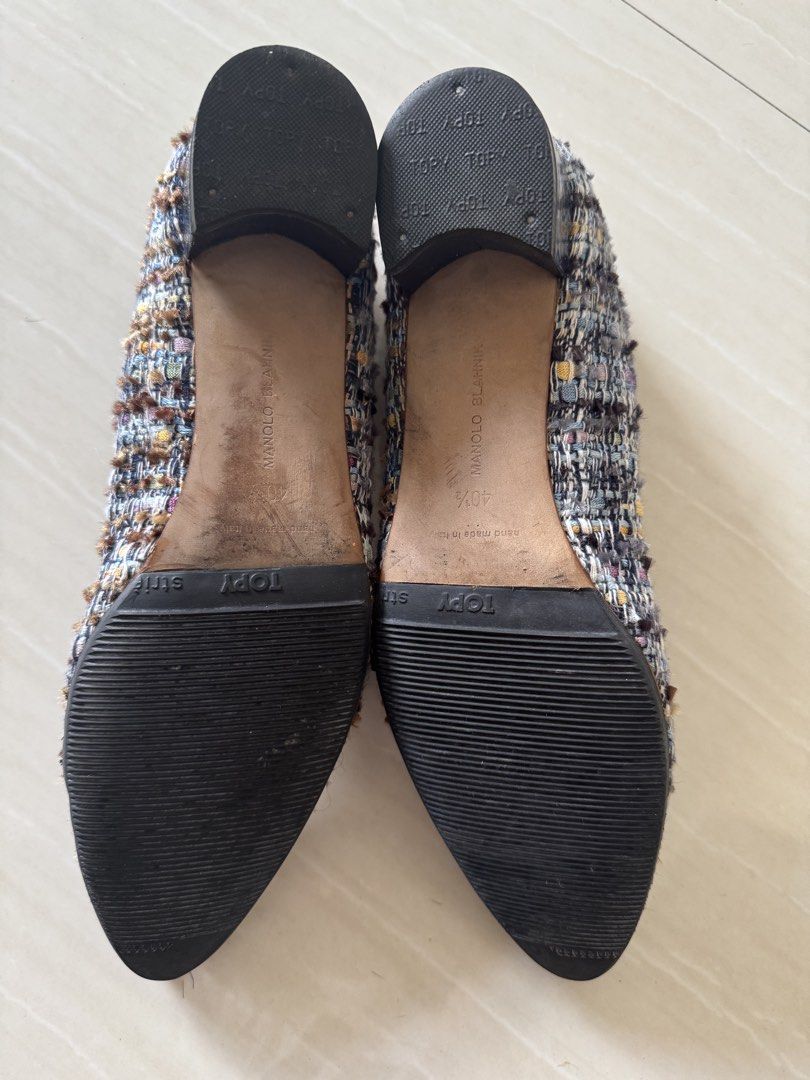 Excellent condition authentic Manolo Blahnik tweed pumps 40.5 (Category: Heels) located in Muntinlupa City. Submitted by shophen (Listing ID 1443914266, Image 3). Description: .