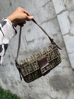 (Category: ) located in . Submitted by domingthriftclothes (Listing ID 1443981863, Image 1). Description: .