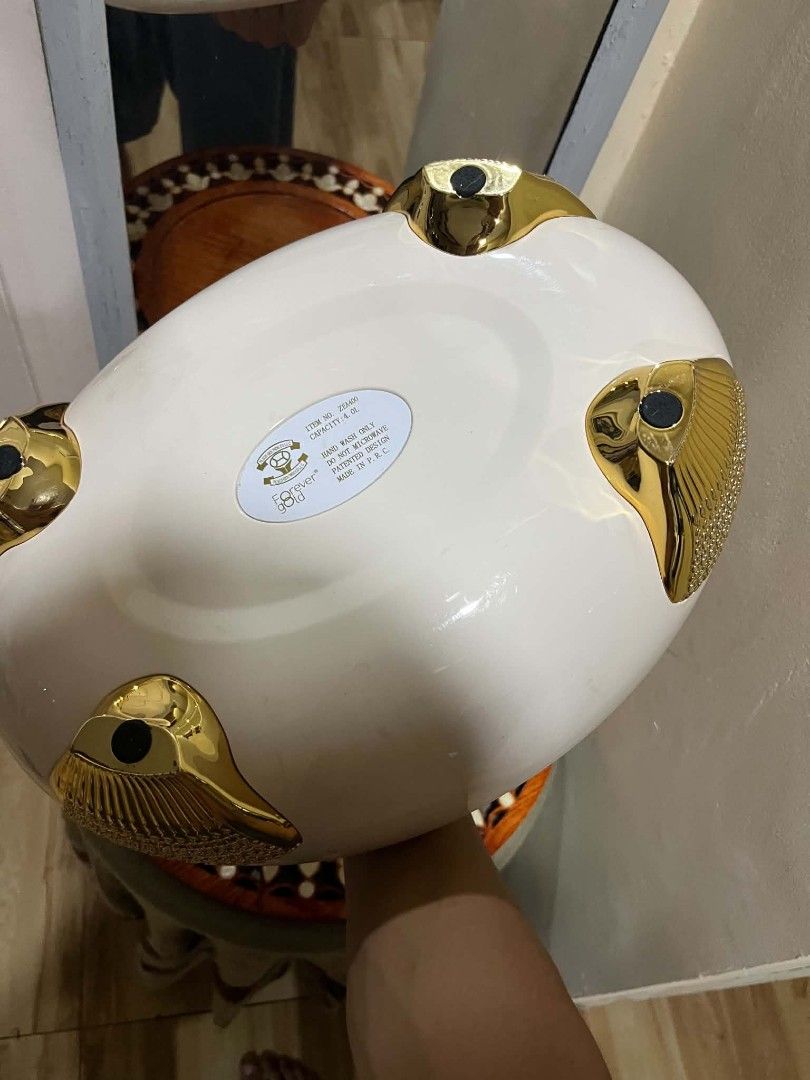 Forever Gold White and gold chafing dish (Category: Homemade Bakes) located in Quezon City. Submitted by michypeachyy1 (Listing ID 1444088531, Image 3). Description: 650 plus shipment malaki.