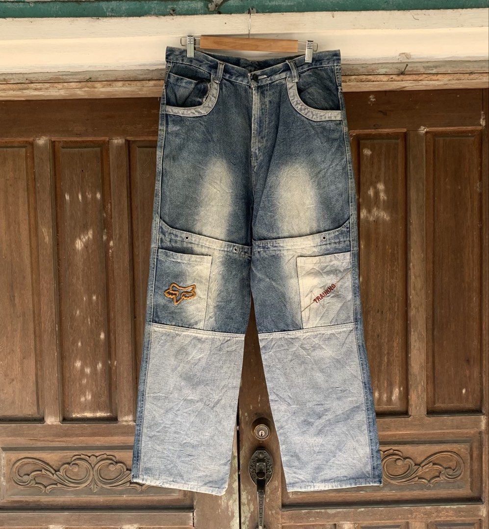 FOX Y2K PANTS (Category: Jeans) located in Nagcarlan. Submitted by puffnpass.ph (Listing ID 1444108771, Image 1). Description: Size 32 good condition .