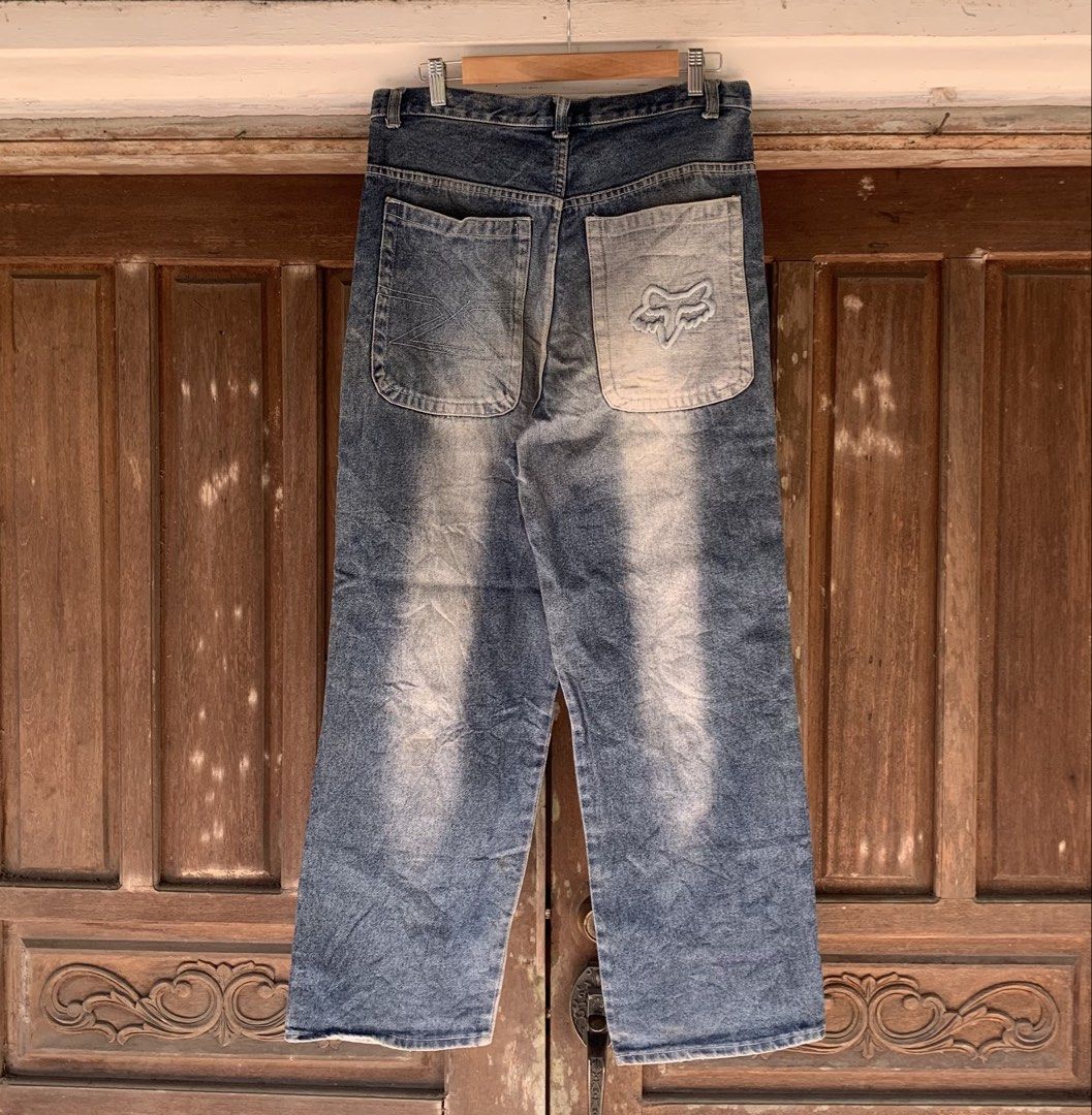 FOX Y2K PANTS (Category: Jeans) located in Nagcarlan. Submitted by puffnpass.ph (Listing ID 1444108771, Image 2). Description: Size 32 good condition .