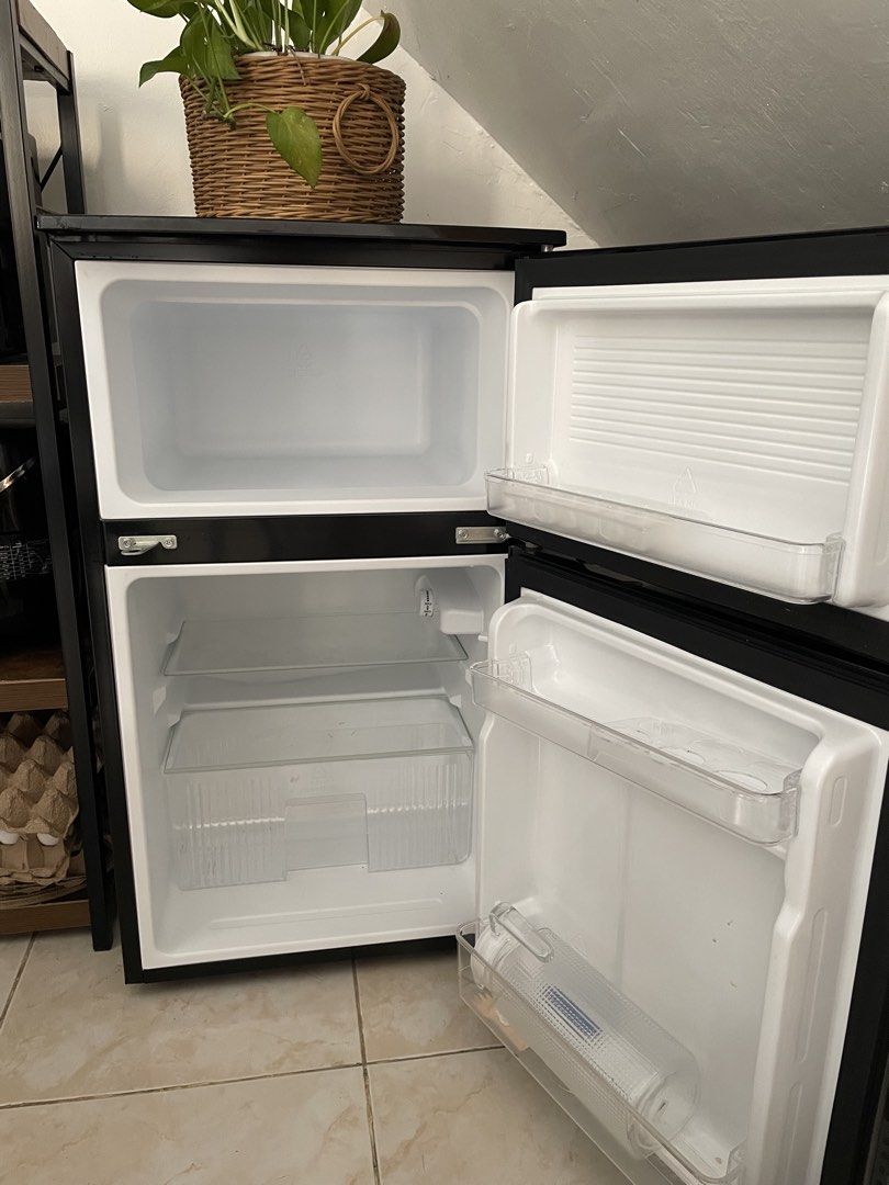 Fujidenzo ref 2 door 3.5 cu.ft (Category: Bathroom & Kitchen Fixtures) located in Quezon City. Submitted by joyyy_25 (Listing ID 1443940799, Image 2). Description: Moving out sale Fujieenzo 2 door — 3 cu.ft Used only for 3 months Bought last March 1 2026 RFS: lumipat na ng dorm yung gumagamit na student Get for 8500 free na yung study table .