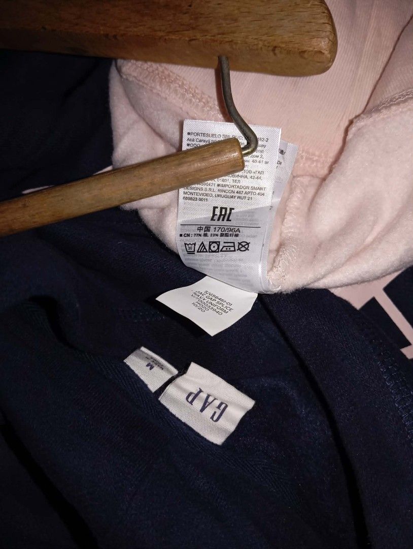 Gap (Category: Coats, Jackets and Outerwear) located in Sariaya. Submitted by josephalbe11741 (Listing ID 1444074233, Image 3). Description: Gap jacket for adult medium excellent condition.