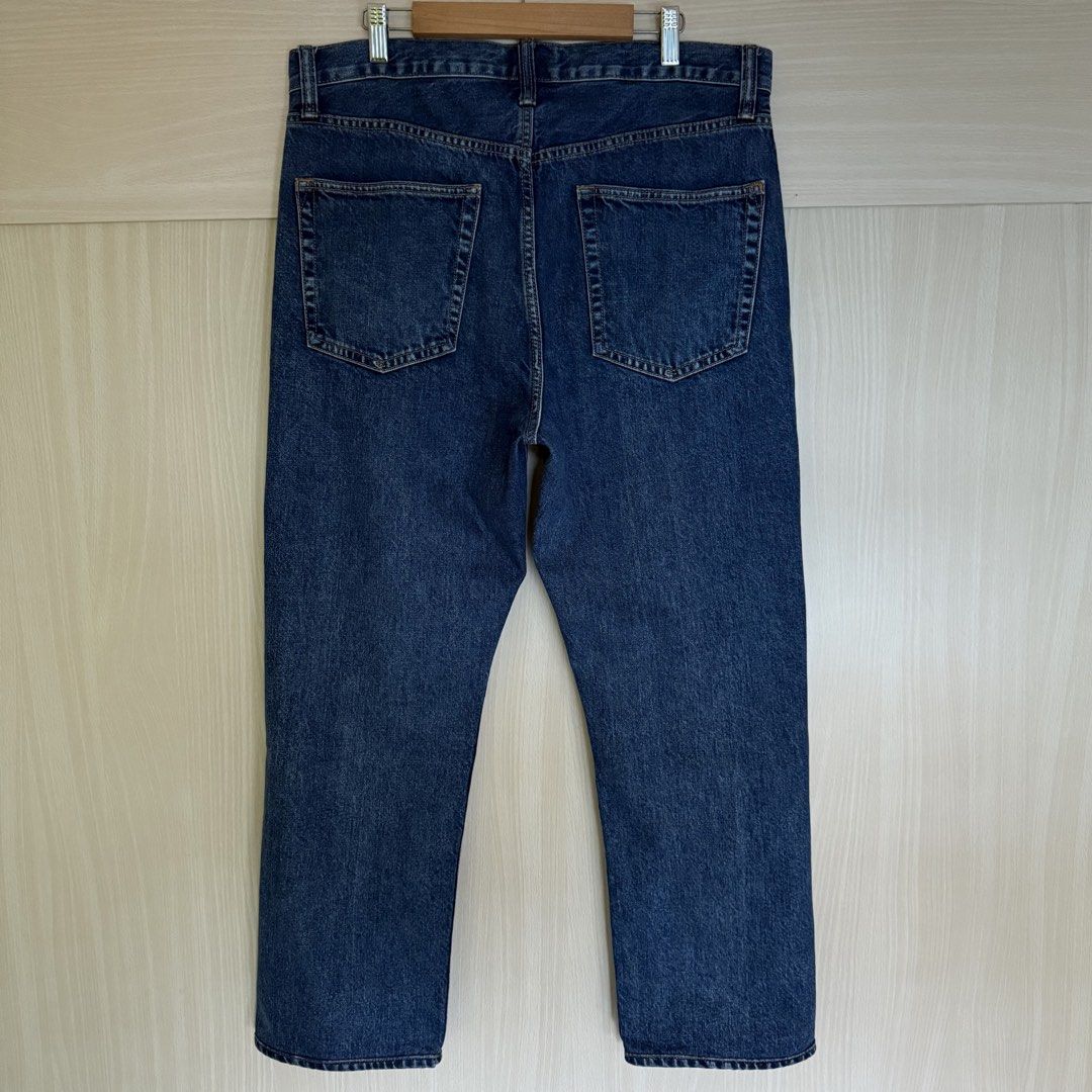 GAP Original Fit Jeans (Category: Jeans) located in Mandaluyong City. Submitted by babells (Listing ID 1443982713, Image 3). Description: Reason for selling: Decluttering Product details: Size - 32 inches on tag (Sizing is large, actual measurement is at 35 inches) Color - Faded Dark Indigo Fit - Original Fit (Relaxed Straight Fit) Relaxed through the hip and thigh; straight leg Button closure with zip fly Classic five-pocket styling Belt loops G