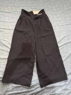 (Category: ) located in . Submitted by sofab.clothes (Listing ID 1444010741, Image 1). Description: .
