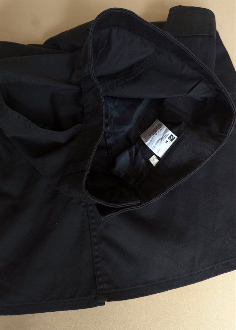 GU Black Cargo Midi Skirt Size M (Category: Skirts) located in Las Pinas. Submitted by edwinpadua1997 (Listing ID 1443929748, Image 3). Description: lowkey my partner fave fits before 😭🤍 decluttering bc we need closet space !! .