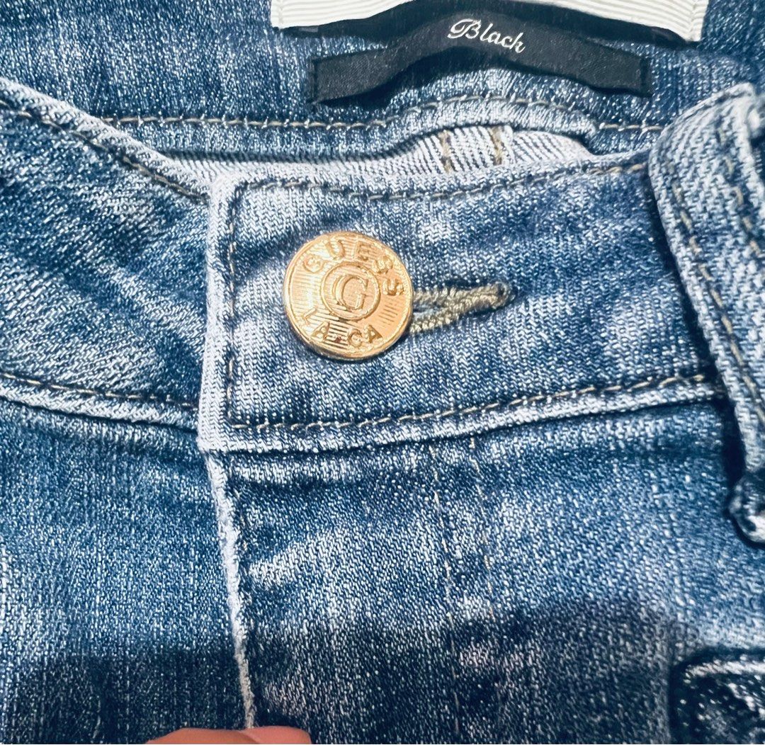 Guess Black Jeans Size 61 (Category: Jeans) located in Marikina City. Submitted by declutteringcarly (Listing ID 1443971643, Image 2). Description: - Guess Jeans - Dark Wash - Size 61 (26-27) - Decorative stitching on front pockets - Button fly closure - Material: Cotton and Polyester - like new hindi.