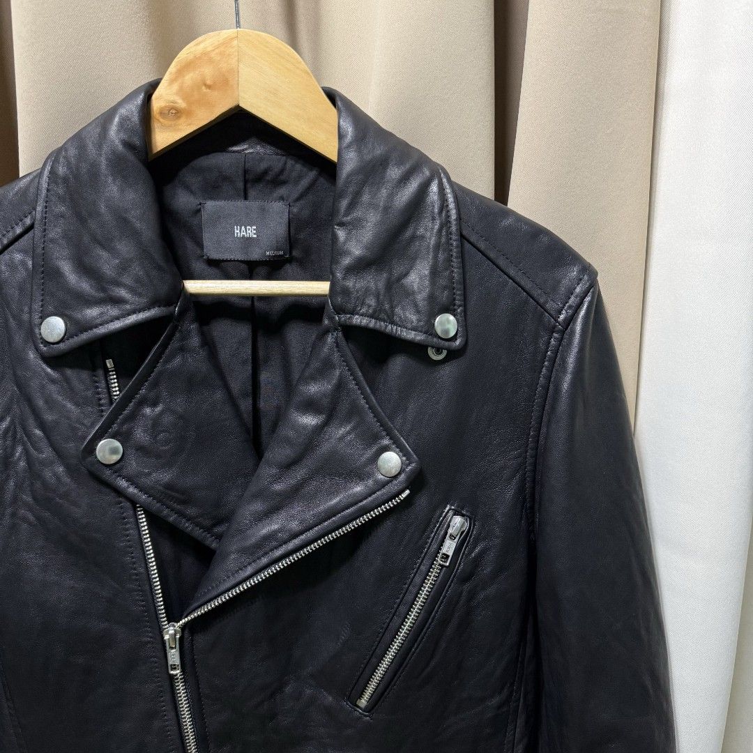 Hare Men's Japan Sheepskin Biker Jacket - Medium (Category: Coats, Jackets and Outerwear) located in Bulacan. Submitted by kennmoldez (Listing ID 1444047919, Image 3). Description: Size: Medium (slim) Dimes: Width 19" | Lenght 25" | Shoulder 17" | Sleeve 25" Condition: Excellent 9/10 Issue: None Mode of payment: Gcash (Payment first) Courier: J&T/Lalamove Location: SJDM, Bulacan Note: Thrifted item, already washed. Please manage your expectations
