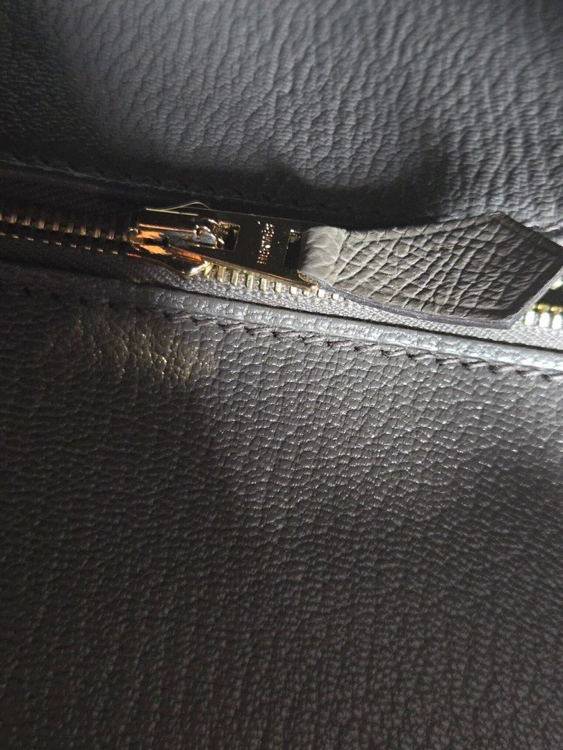 Hermès Birkin 30 Gris Etain (Category: Luxury Bags & Wallets) located in Taguig. Submitted by mainsourceph (Listing ID 1444084972, Image 2). Description: Hermès Birkin 30 Gris Etain Epsom Leather Gold Hardware Like New Condition Bag, Dust Bag, Lock Set and Box .