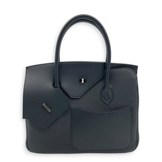 (Category: ) located in . Submitted by carousellluxury (Listing ID 1443968989, Image 1). Description: .