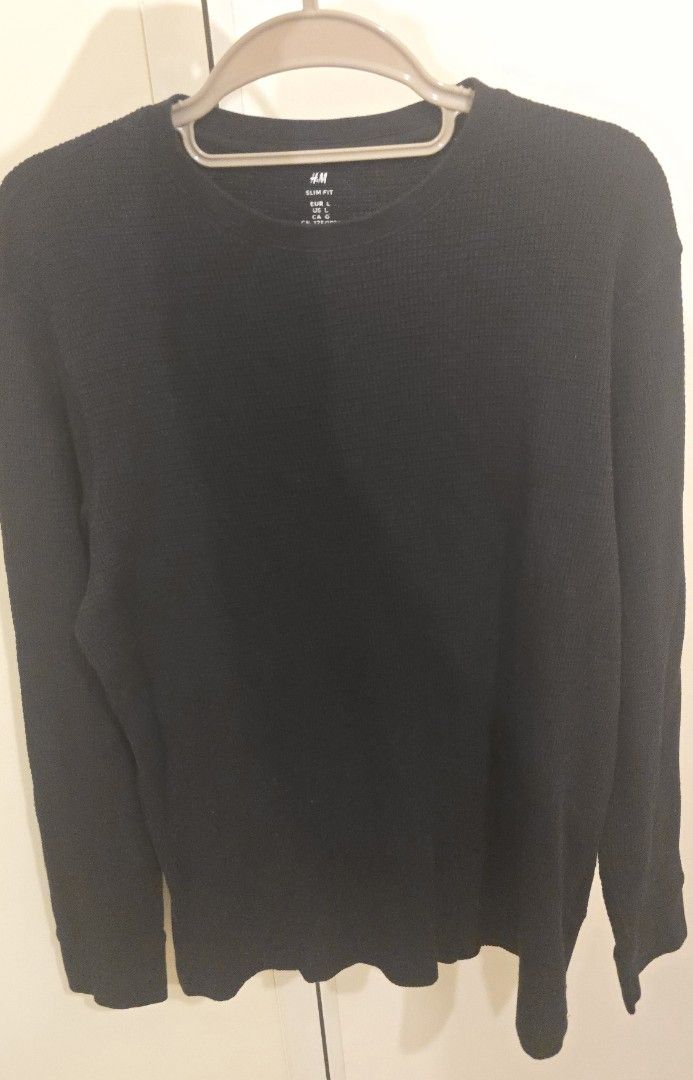 H&M Knitted Longsleeves Sweater Set (Category: Tshirts & Polo Shirts ) located in Mandaluyong City. Submitted by rd091 (Listing ID 1444066468, Image 1). Description: H&M Knitted Longsleeves Sweater Set: 600 Black and Brown CW Dimes: 22 x 26 No Issue Location: Mandaluyong City Shipping: Lalamove, Grab or LBC.