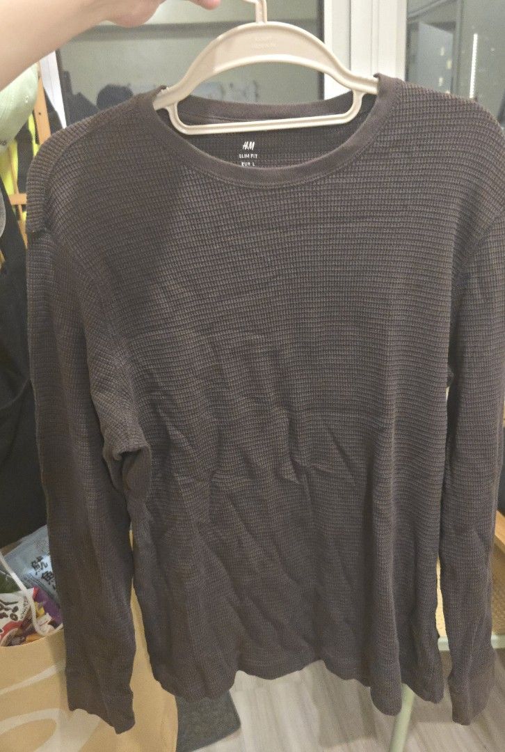 H&M Knitted Longsleeves Sweater Set (Category: Tshirts & Polo Shirts ) located in Mandaluyong City. Submitted by rd091 (Listing ID 1444066468, Image 2). Description: H&M Knitted Longsleeves Sweater Set: 600 Black and Brown CW Dimes: 22 x 26 No Issue Location: Mandaluyong City Shipping: Lalamove, Grab or LBC.