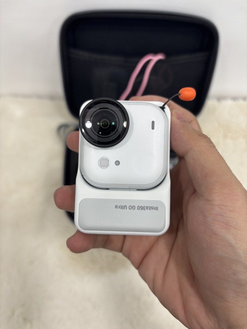 Insta360 GO Ultra bundle (Category: Video Cameras) located in Manila. Submitted by harlee070 (Listing ID 1444062246, Image 2). Description: Insta360 GO Ultra bundle for sale Price 25,000 slightly nego Inclusions ✅Insta360 GO Ultra Bundle ✅512gb SD ✅Tempered glass 📍San Juan City Pick up or meet up around Metro Manila Message me for more queries and faster transaction.