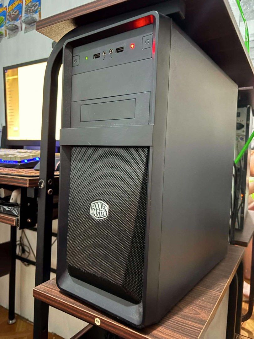 Intel Core i5-10400 CPU Desktop PC (Category: Desktops) located in Antipolo. Submitted by kymchi000 (Listing ID 1444028777, Image 2). Description: - Intel Core i5-10400 CPU - 8GB RAM - 1.14TB Storage - Cooler Master Case - Secure Power Supply - Ready to Use - not included Keyboard, Mouse, and Webcam.