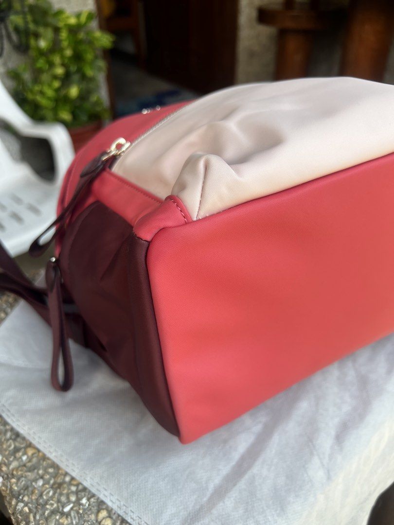 kate spade nylon medium (Category: Luxury Bags & Wallets) located in Bauang. Submitted by rjae07 (Listing ID 1444073321, Image 3). Description: like new medium 9/10 no inclusion .