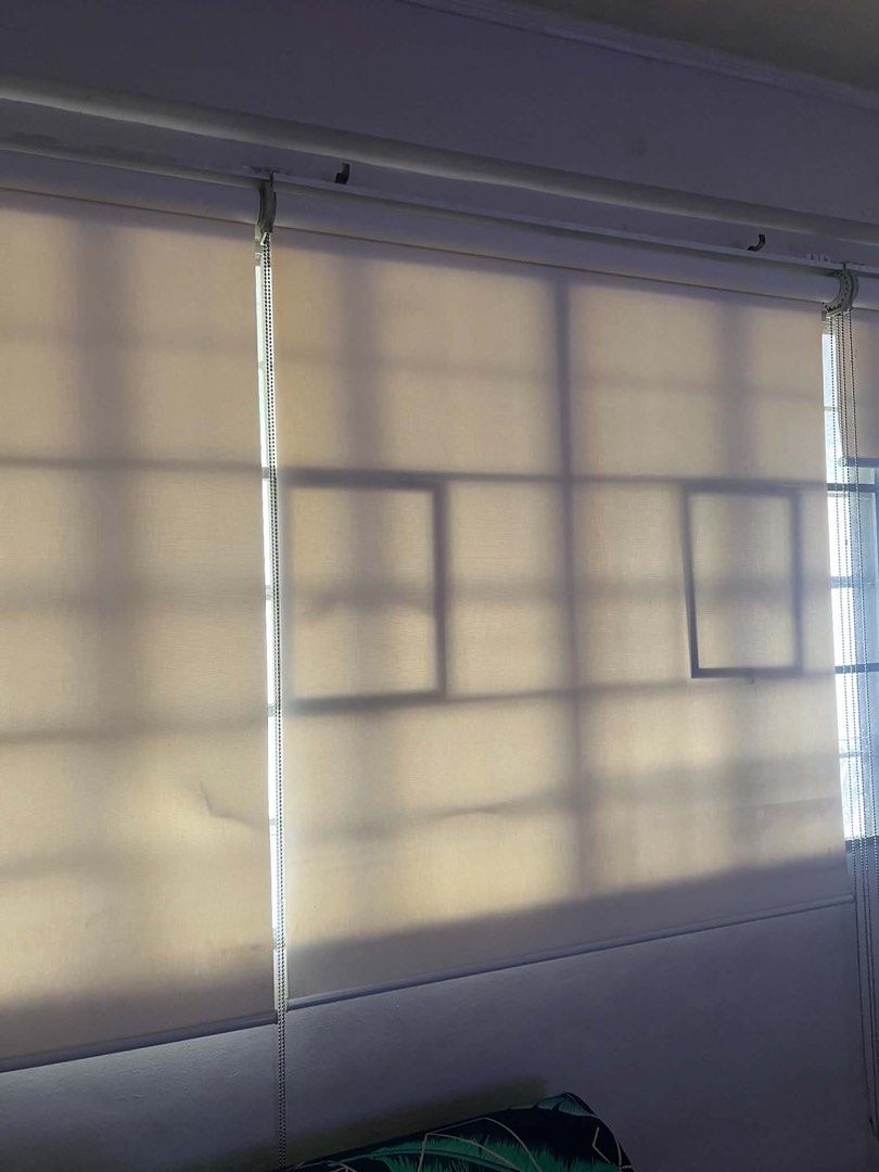 Korean blinds (Category: Curtains & Blinds) located in Caloocan City. Submitted by bendcss (Listing ID 1443974503, Image 2). Description: Korean blinds for sale kakabili lang magpapalit lang kasi ayaw ng anak ko 4 panels sya or 4 panels sya.