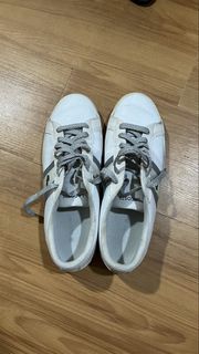 (Category: ) located in . Submitted by foundgoods00 (Listing ID 1444022801, Image 1). Description: .