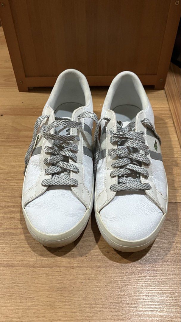Lacoste Shoes (Category: Sneakers) located in Manila. Submitted by foundgoods00 (Listing ID 1444022801, Image 2). Description: Lacoste Sideline leather trainers - minor issue need reglue.