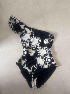 (Category: ) located in . Submitted by luxredux (Listing ID 1443999468, Image 1). Description: .