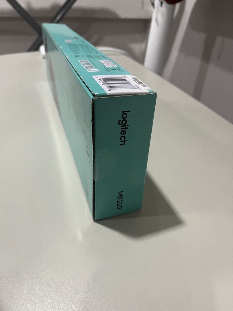 Logitech MK220 Wireless Keyboard and Mouse483844546092093441