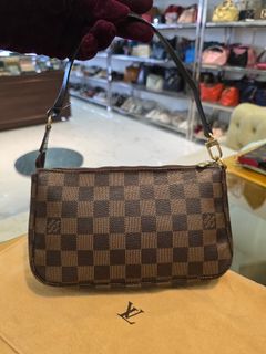 (Category: ) located in . Submitted by SecondhandItems97 (Listing ID 1443994675, Image 1). Description: .