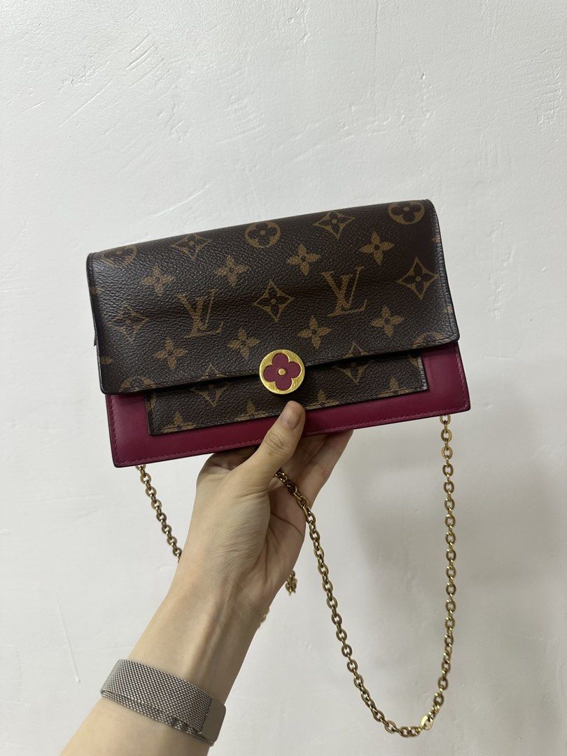 Louis Vuitton Monogram Canvas & Leather Chain Bag (Category: Luxury Bags & Wallets) located in Cavite. Submitted by aljennaaaa (Listing ID 1444093920, Image 1). Description: -comes with paper bag and box.