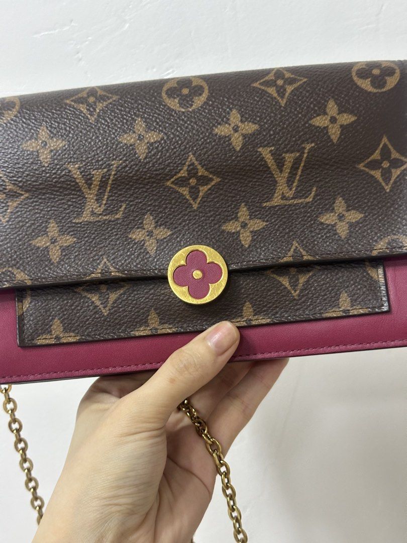 Louis Vuitton Monogram Canvas & Leather Chain Bag (Category: Luxury Bags & Wallets) located in Cavite. Submitted by aljennaaaa (Listing ID 1444093920, Image 2). Description: -comes with paper bag and box.