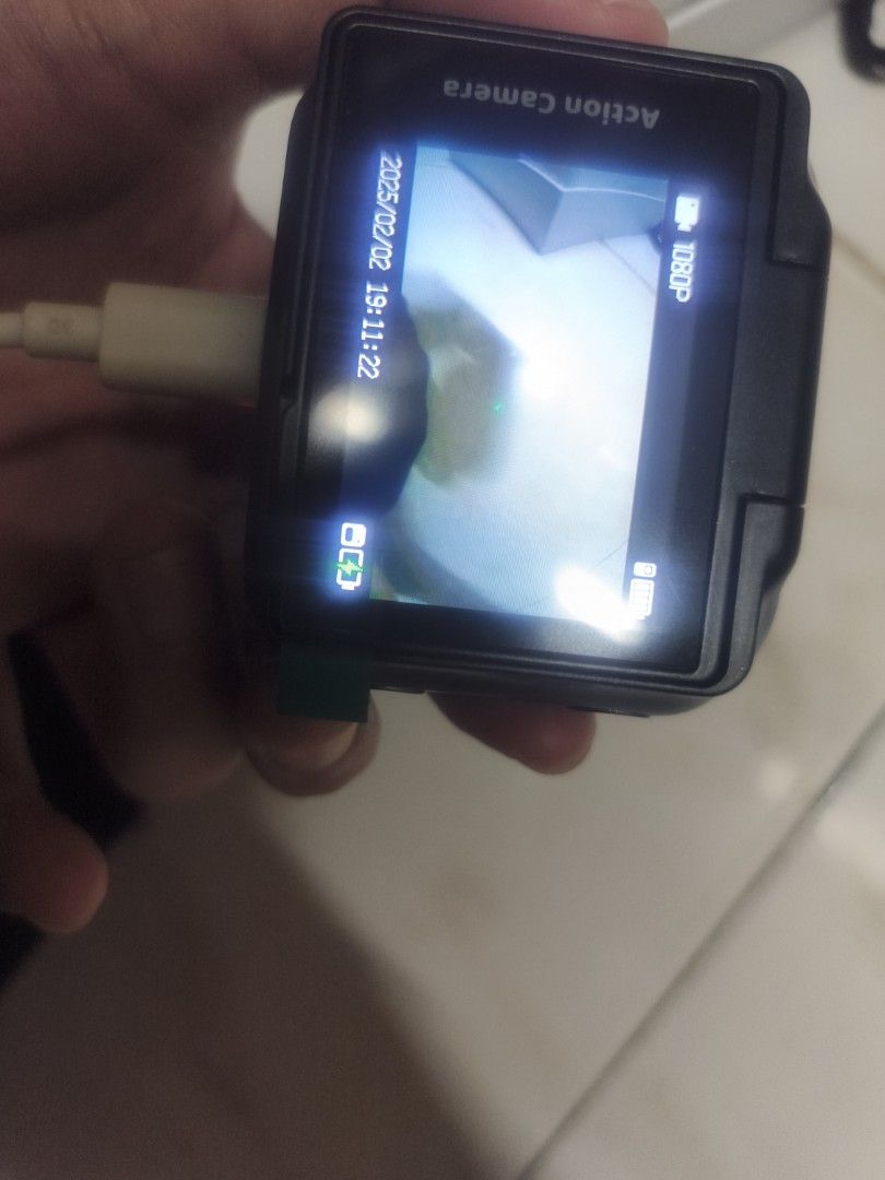 Magnetic Action Camera (Category: Video Cameras) located in Manila. Submitted by jaspergonz30410 (Listing ID 1443949201, Image 3). Description: 📷 Selling my Tackilo Magnetic Action Camera(Can support 4k) ✅ Complete accessories ✅ Working perfectly ✅ Strong magnetic mount ✅ Great for motorcycle rides, cycling, travel, vlogging, and POV videos ✅ Good video quality ✅ Ready to use Reason for selling: Rarely used. Can send actual photos and videos for