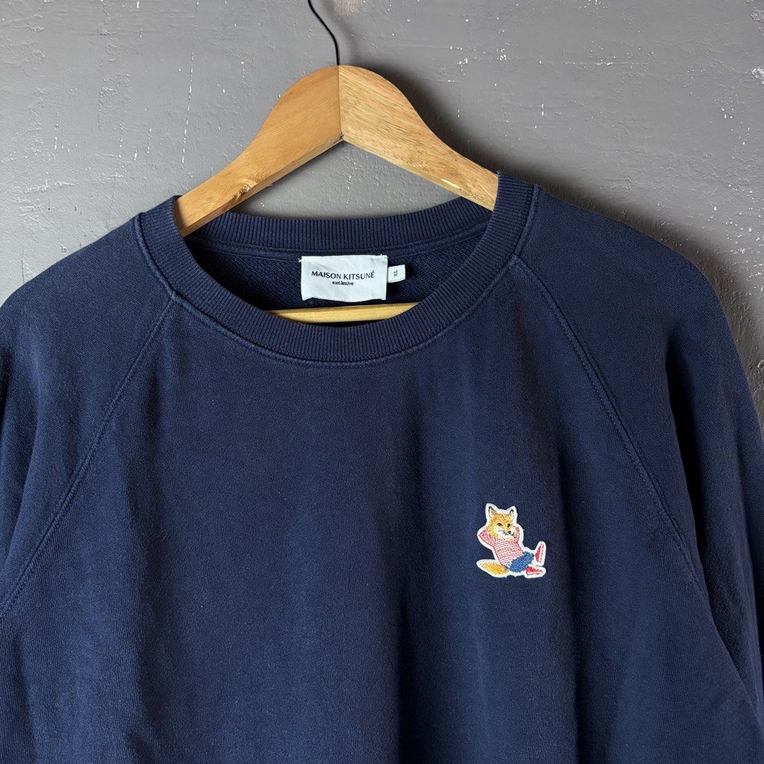 Maison Kitsune - Chillax Fox Patch Sweatshirt (Category: Luxury Apparel) located in Manila. Submitted by yourtherapist_ (Listing ID 1444033773, Image 3). Description: Maison Kitsune - Chillax Fox Patch Sweatshirt Medium Authentic Excellent condition No flaws Measurements (inches) Width - 23” Length - 25” .