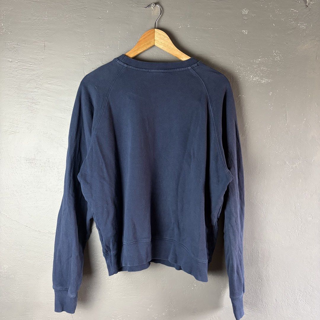 Maison Kitsune - Chillax Fox Patch Sweatshirt (Category: Luxury Apparel) located in Manila. Submitted by yourtherapist_ (Listing ID 1444033773, Image 2). Description: Maison Kitsune - Chillax Fox Patch Sweatshirt Medium Authentic Excellent condition No flaws Measurements (inches) Width - 23” Length - 25” .