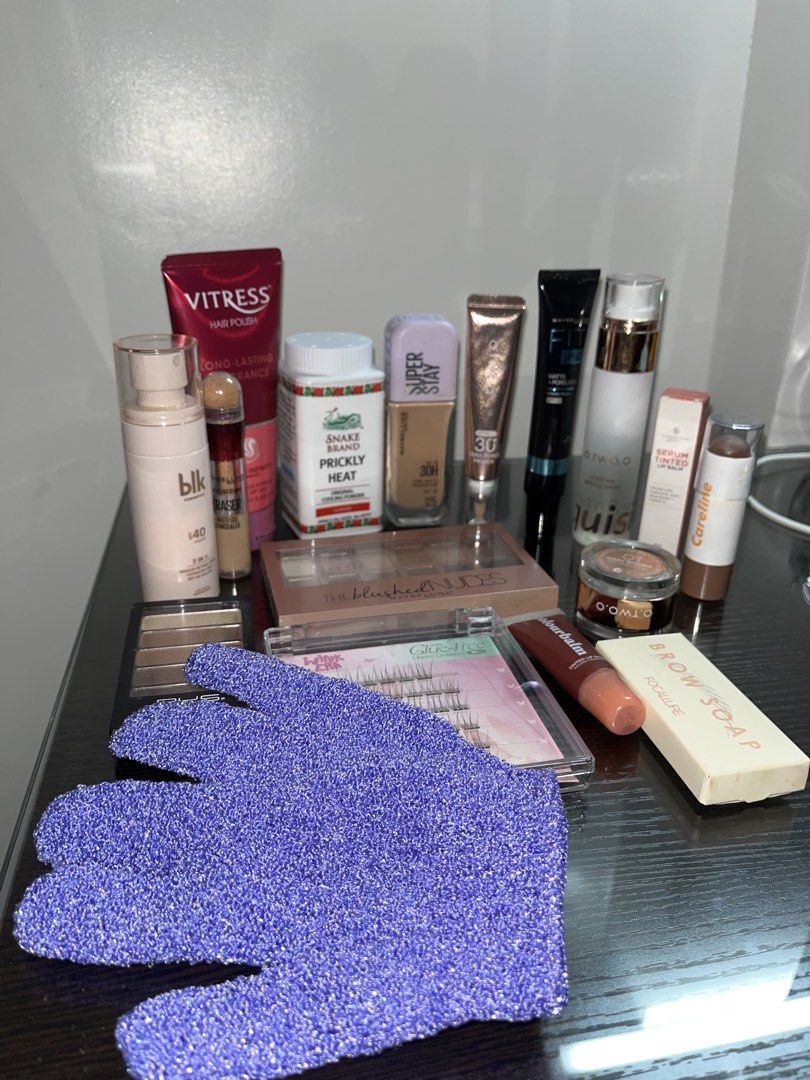 Makeup Bundle (Category: Makeup) located in Quezon City. Submitted by mynameisdanille (Listing ID 1443980939, Image 2). Description: Take all for only ₱1600! (80% Full) Maybelline Super Stay Foundation - Shade 125 (50% Full) Maybelline Instant Age Rewind Concealer - Shade Medium (80% Full) Maybeline Fit Me Matte + Poreless Primer (85% Full) O.Two.O Primer with SPF (70% Full) BLK Setting Spray (70% Full) O.Two.O Setting Spray (80% Full) Careline C