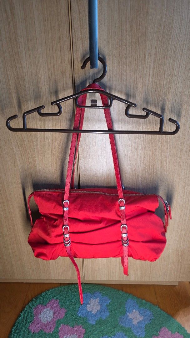Marge Sherwood Overpacker Bag Red (Category: Shoulder Bags) located in Makati City. Submitted by vida888 (Listing ID 1443937675, Image 1). Description: - Marge Sherwood Overpacker Bag Red (https://global.margesherwood.com/collections/overpacker/products/overpacker-red) - Adjustable leather straps - Bought on sale last year for 7.8k. Current retail price is now at 17.8k - Barely used, I think less than 3x. Has just been stored in dust bag. Hardwar