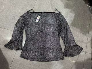 (Category: ) located in . Submitted by shopkrismdcloset (Listing ID 1443987498, Image 1). Description: .