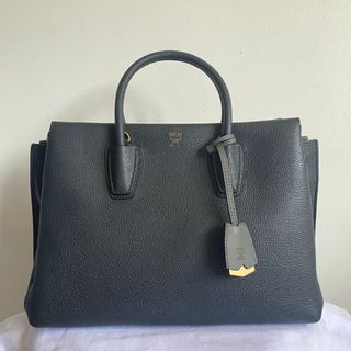 (Category: ) located in . Submitted by xxshopshopshop (Listing ID 1443932837, Image 1). Description: .