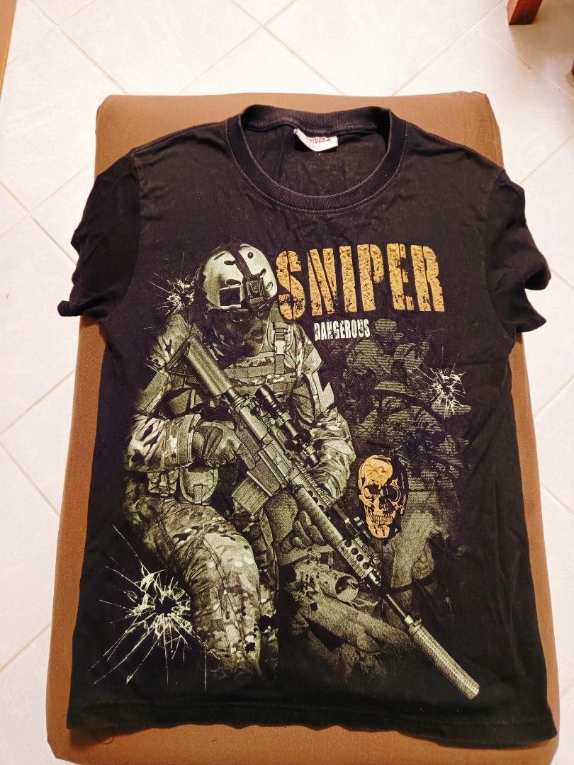 Men's tshirt color black sized XS (Category: Tshirts & Polo Shirts ) located in Alfonso. Submitted by mrasterisk (Listing ID 1444011909, Image 1). Description: Pm for more details!.