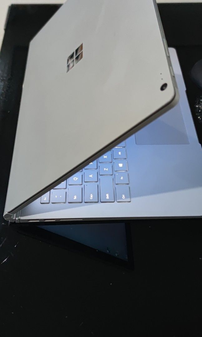 Microsoft Surface Laptop Book 2483819789317591041
