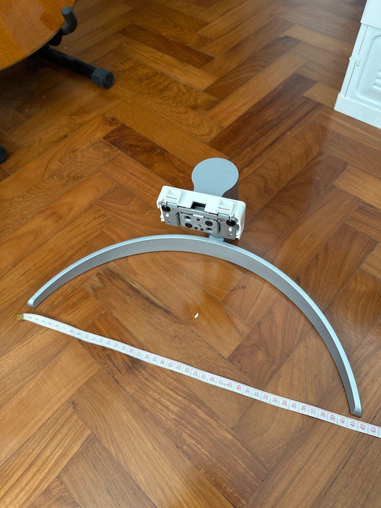 Monitor stand (Category: Monitor Screens) located in Singapore. Submitted by cheapstuff._ (Listing ID 1443959244, Image 2). Description: Came together with my LG monitor, model 27UP600K. Bought Jan 2026, didn’t use it as i use a monitor arm instead. Meetups below my block, near lakeside mrt. .
