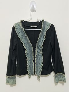 (Category: ) located in . Submitted by saksthriftavenue (Listing ID 1443972586, Image 1). Description: .