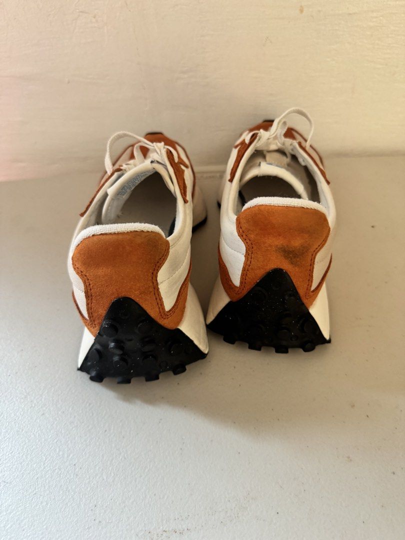 New Balance 327 Shoes (Category: Sneakers) located in Los Banos. Submitted by declutterbycee (Listing ID 1443913702, Image 3). Description: Womens 8.5 on tag.