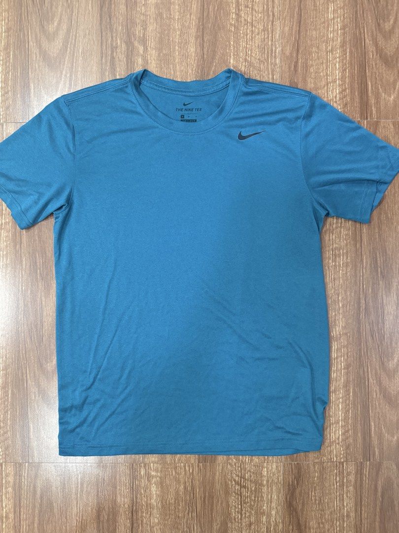 Nike Dri-Fit T-Shirt Men's Medium (Category: Tshirts & Polo Shirts ) located in Manila. Submitted by ckftz (Listing ID 1443998568, Image 1). Description: Used once only. Authentic bought in Nike official store. Fits small-medium. Dri-fit. Medium on tag. .