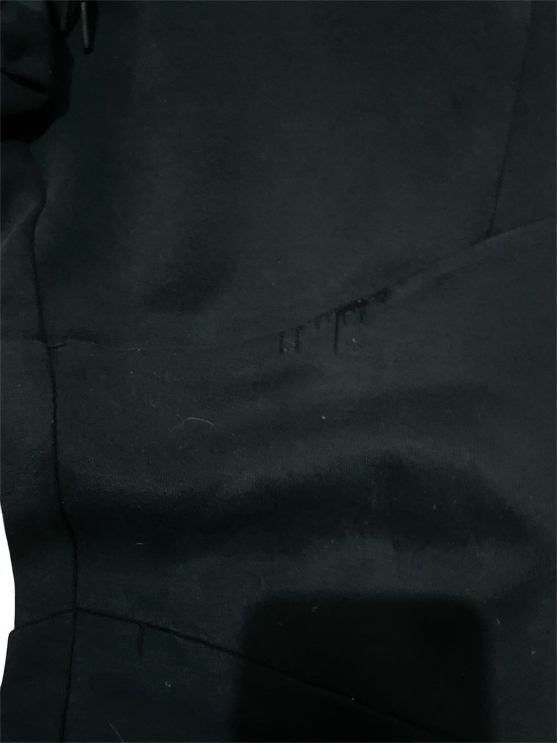 Nike techfleece (Category: Joggers) located in San Jose del Monte. Submitted by _4nywear (Listing ID 1443951991, Image 2). Description: Pants: Xl -great condition -complete tags -issue minimal scratch and light cutted waist tag.