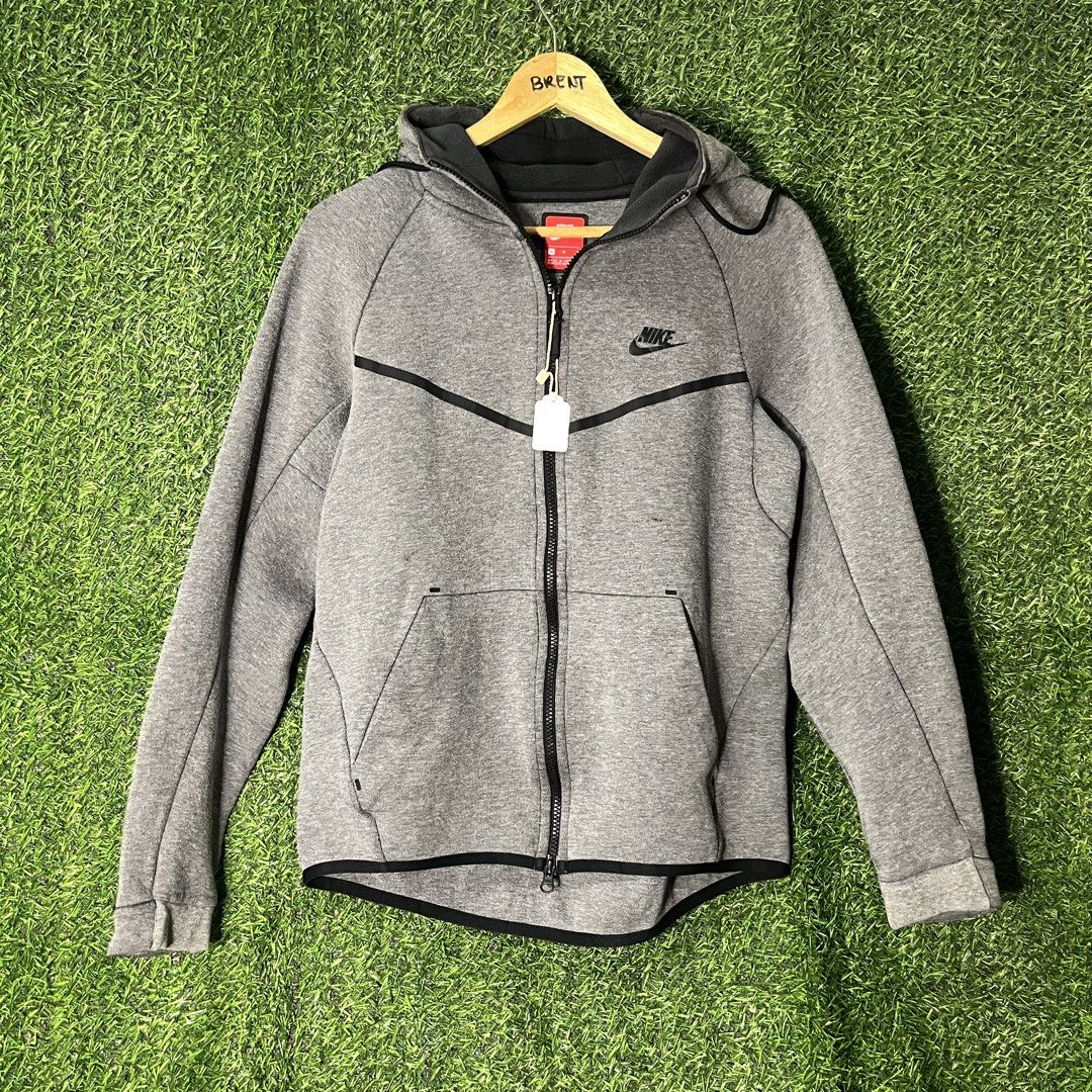 NIKE TECHFLEECE HOODIE JACKET (Category: Coats, Jackets and Outerwear) located in Cebu City. Submitted by thriftbrent1 (Listing ID 1444087151, Image 1). Description: EXCELLENT TO AS NEW CONDITION NO ISSUE SIZE MEDIUM 10/10 COLOR RATE LOCATION : CEBU.
