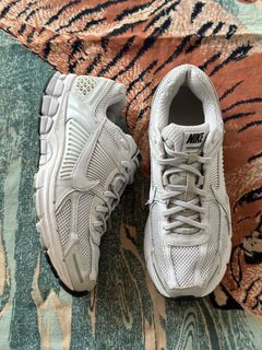 (Category: ) located in . Submitted by streetwear.collections (Listing ID 1444093824, Image 1). Description: .