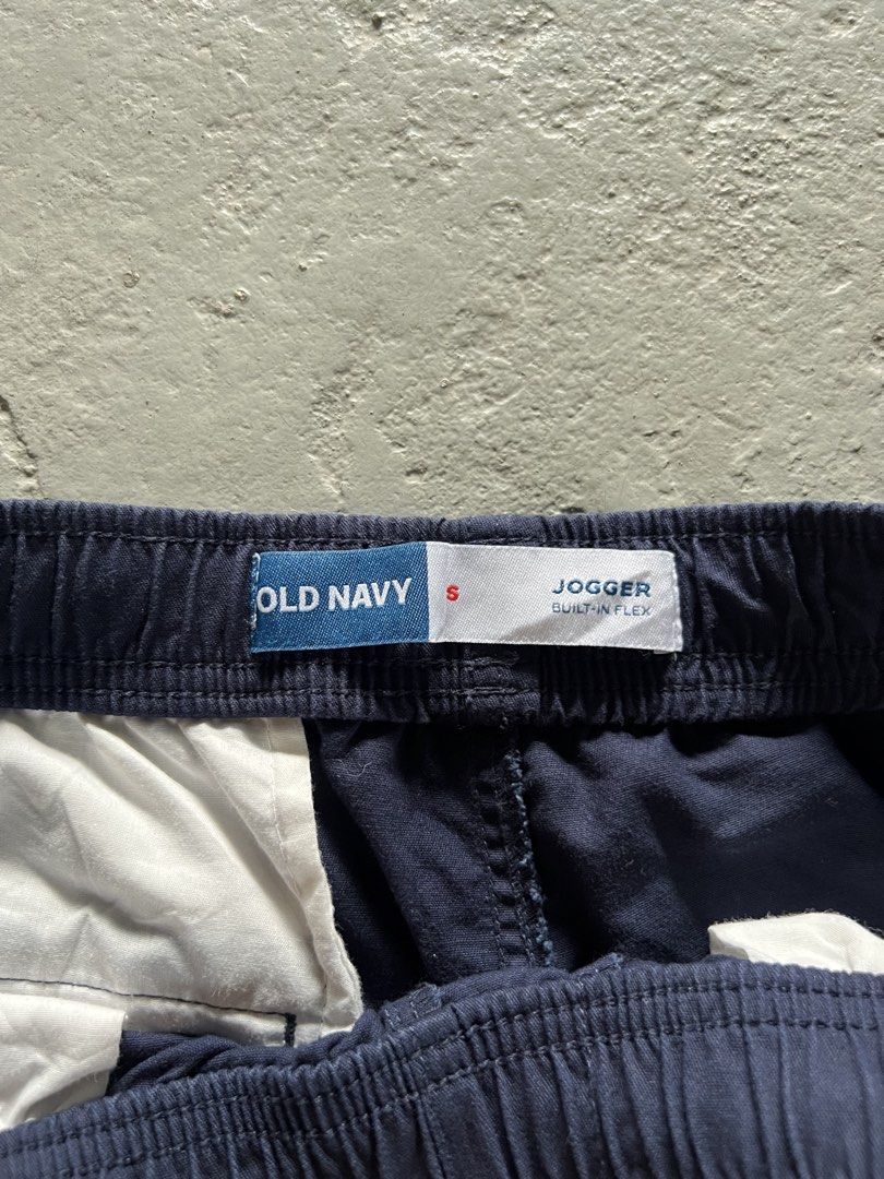 Old Navy Shorts Size S Navy Blue (Category: Shorts) located in Mabalacat. Submitted by sweatout.ph2025 (Listing ID 1443963259, Image 2). Description: - Navy blue Old Navy jogger shorts - Size S - Elastic waistband with drawstring - Two side pockets - Built-in Flex material for comfort - Ideal for casual wear or lounging.