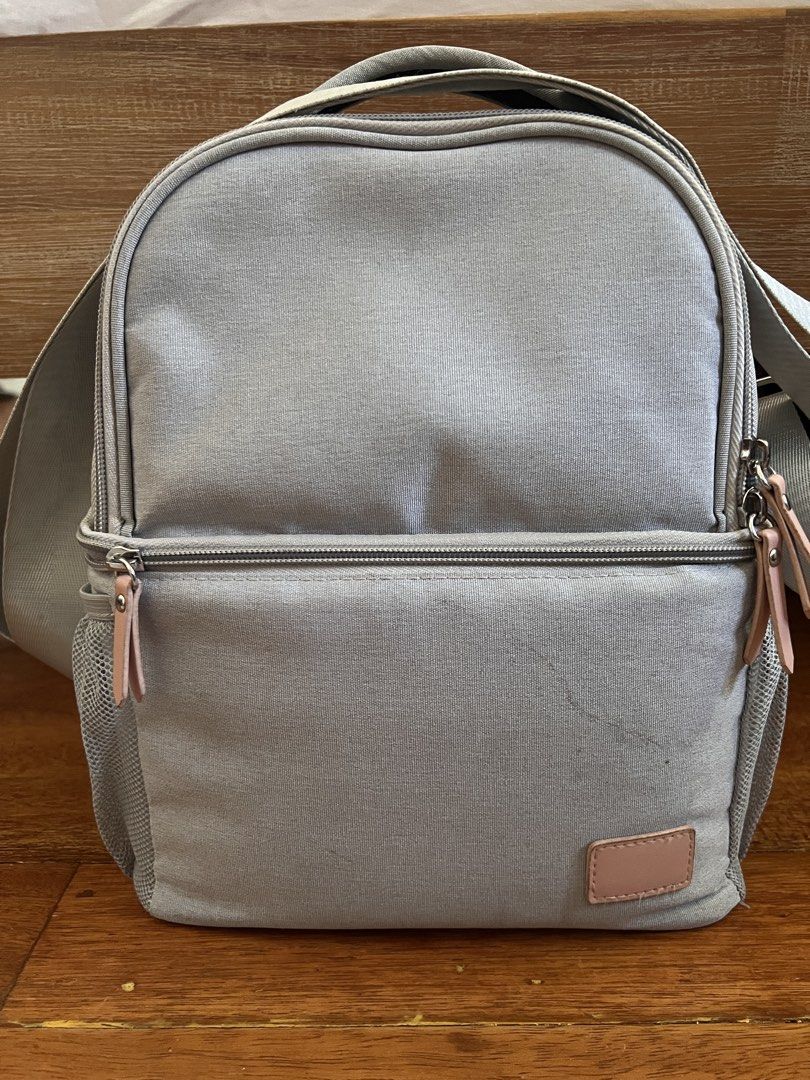 Olive & Cloud Breast Pump Bag (Category: Breastfeeding & Bottle Feeding) located in Muntinlupa City. Submitted by psm.seconds (Listing ID 1444111527, Image 1). Description: SRP - Php1,999 .