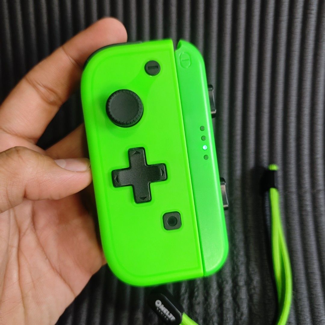 Omelet Game Switch Mini Joypad Controller (Category: Controllers) located in Quezon City. Submitted by shopme_gadget30 (Listing ID 1443954940, Image 3). Description: kindly read the details first for sale fixed price mint Condition tested and working no issue no drifting all buttons working compatible to Nintendo switch v1 , v2 or Oled with strap Left Only srp 1395 selling price 850 Shoopppppeee —,✅ can check out pm for the linnnkkk (If shoopppee